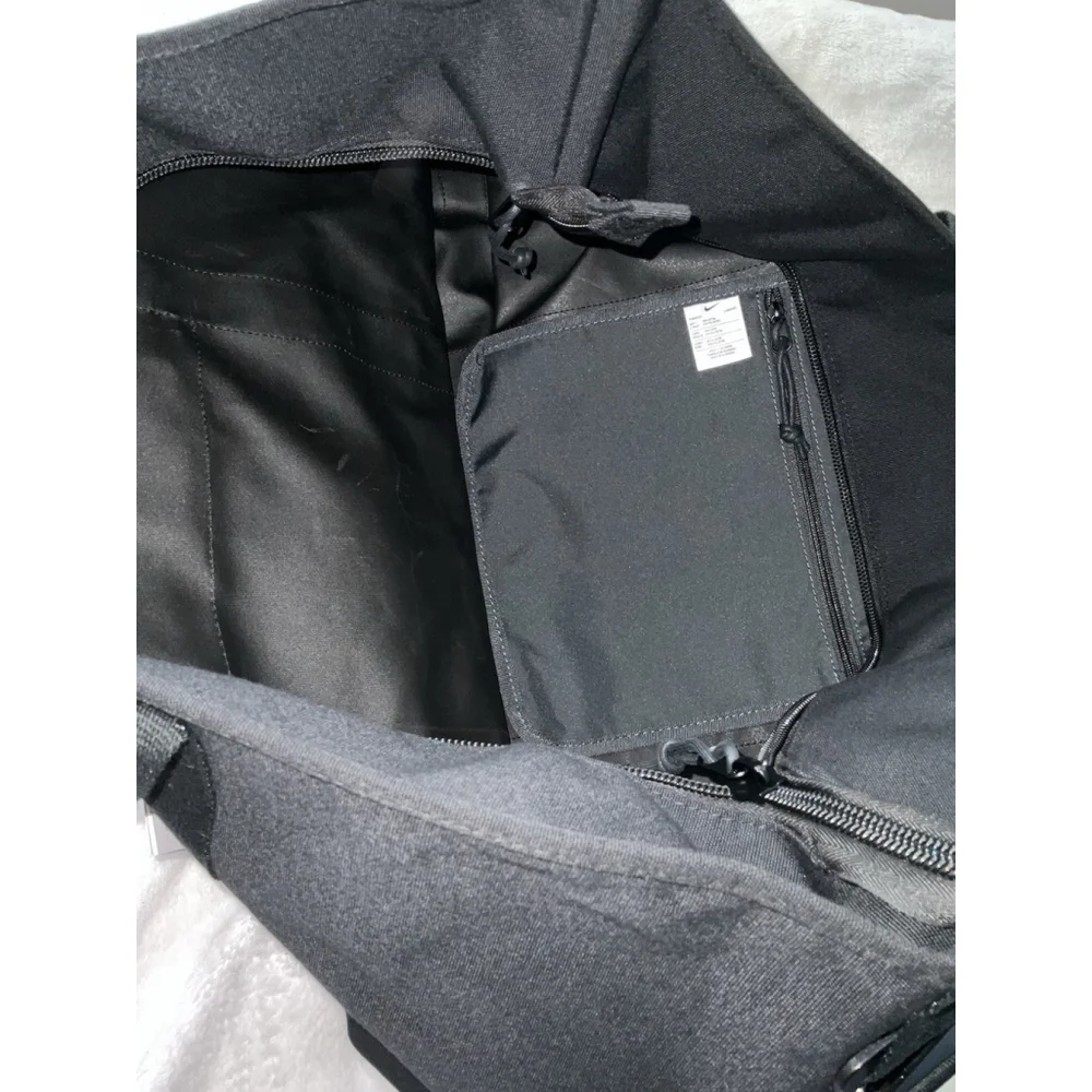 Nike Utility Sportswear Gym Beach Travel Duffel Tote Bag PB0362-010 Vinyl Inside